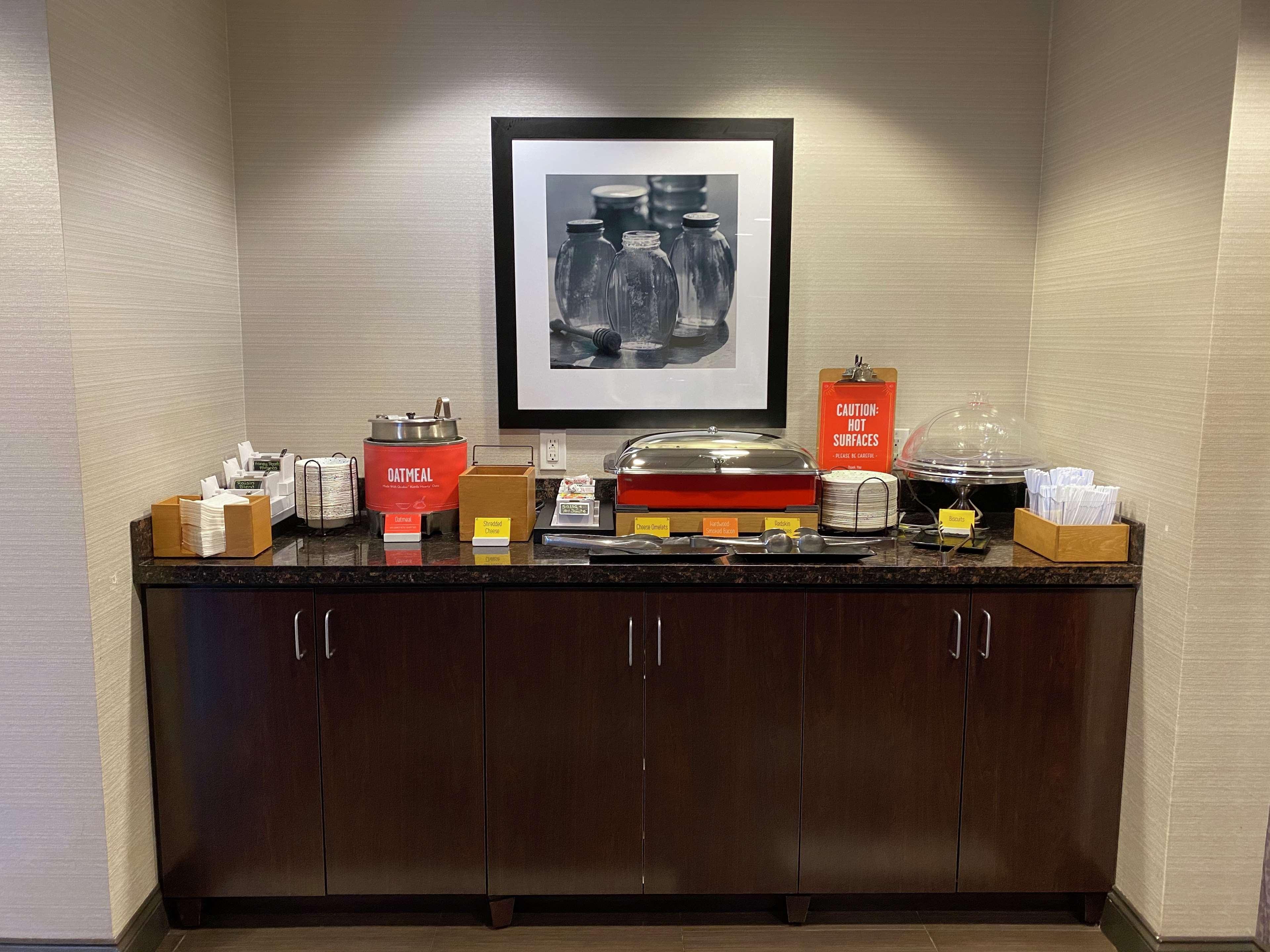 Hampton Inn By Hilton Leesville Fort Johnson Ngoại thất bức ảnh