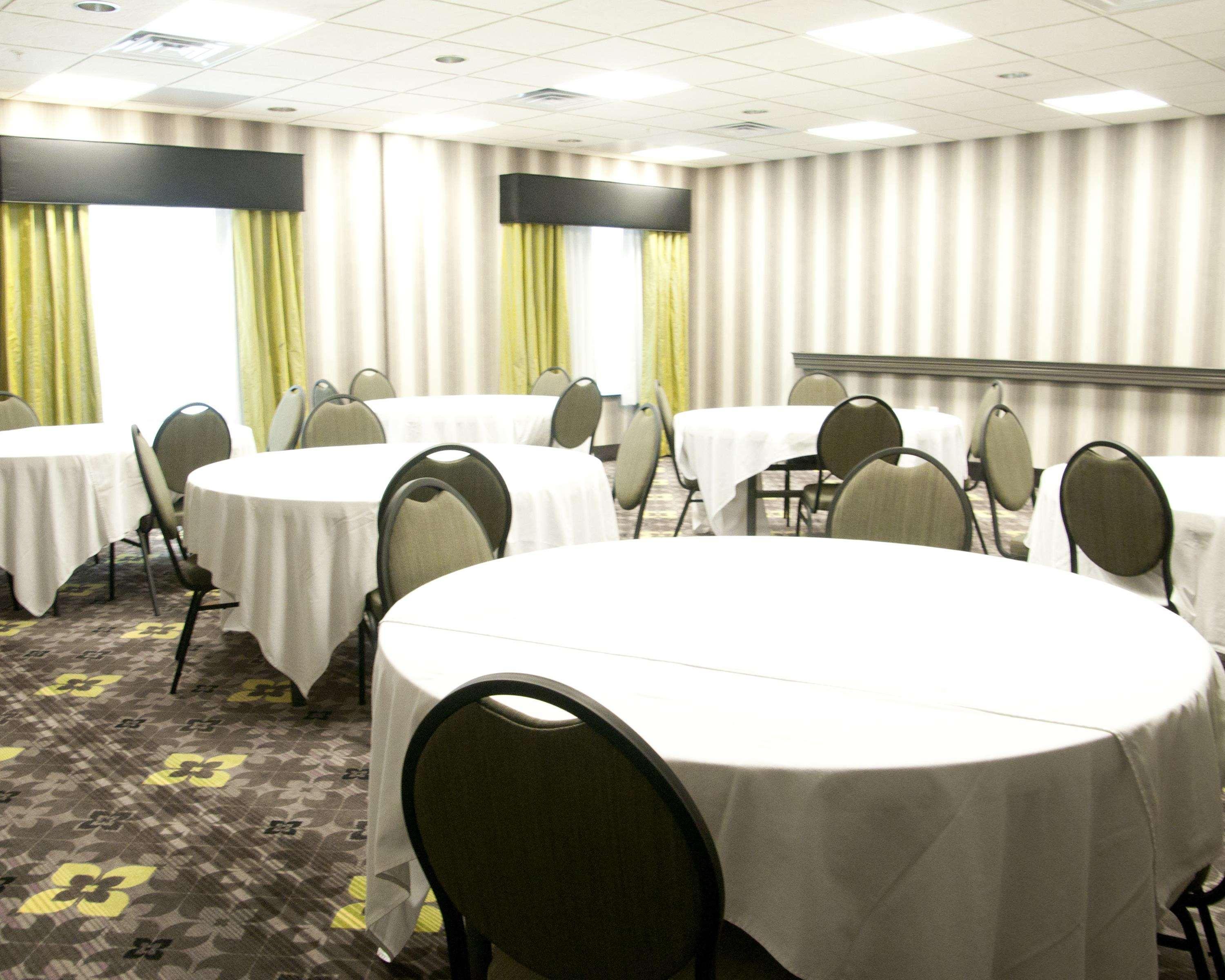 Hampton Inn By Hilton Leesville Fort Johnson Ngoại thất bức ảnh