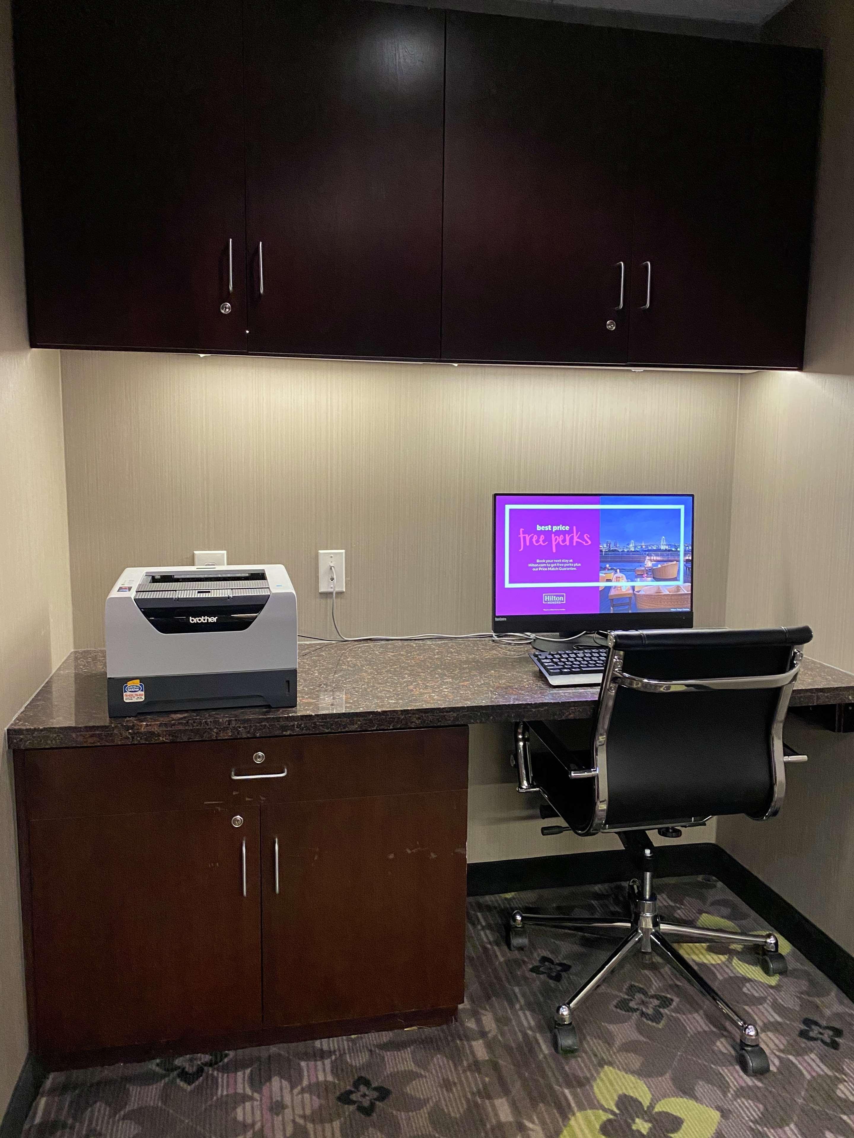 Hampton Inn By Hilton Leesville Fort Johnson Ngoại thất bức ảnh