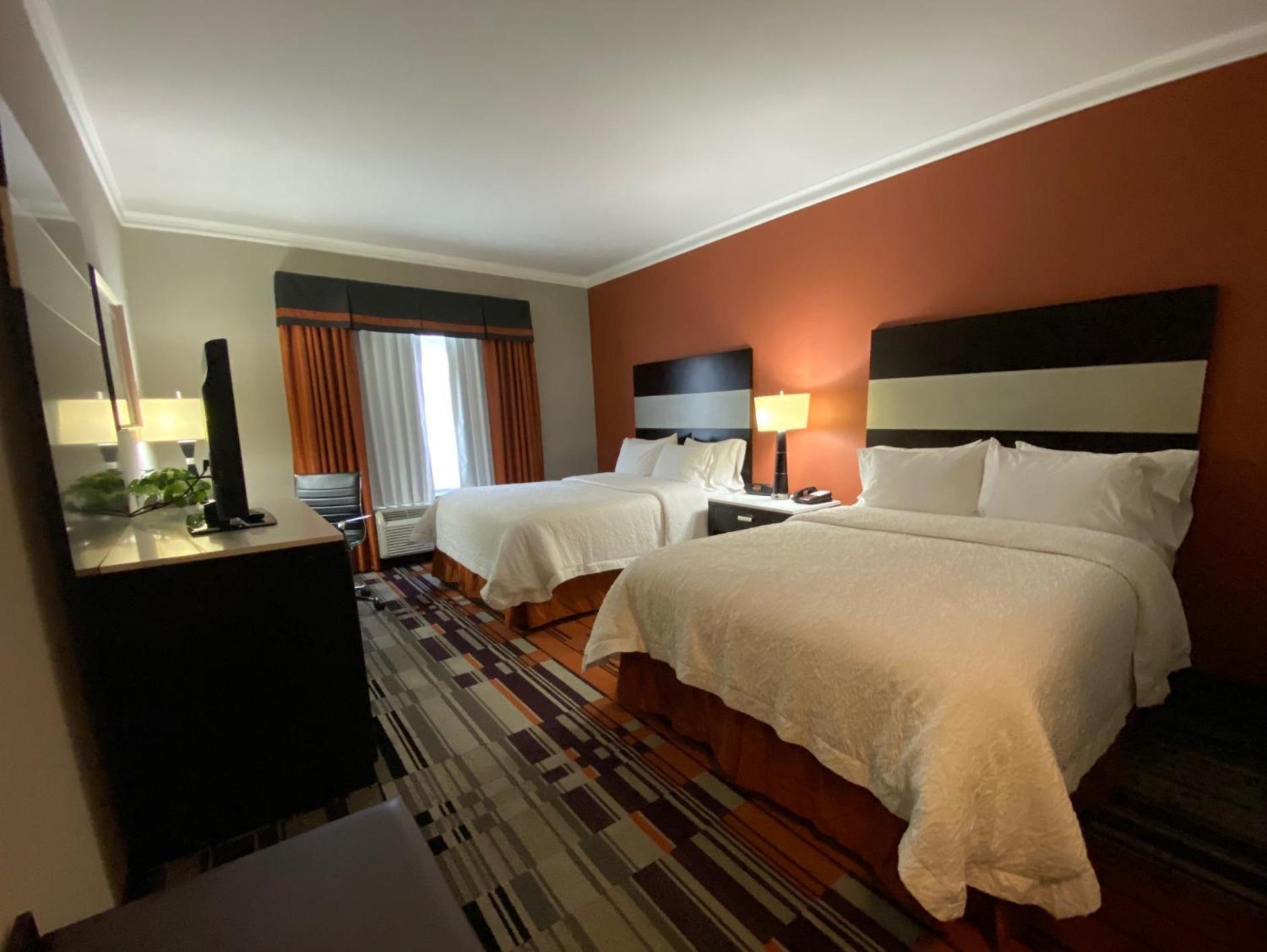 Hampton Inn By Hilton Leesville Fort Johnson Ngoại thất bức ảnh