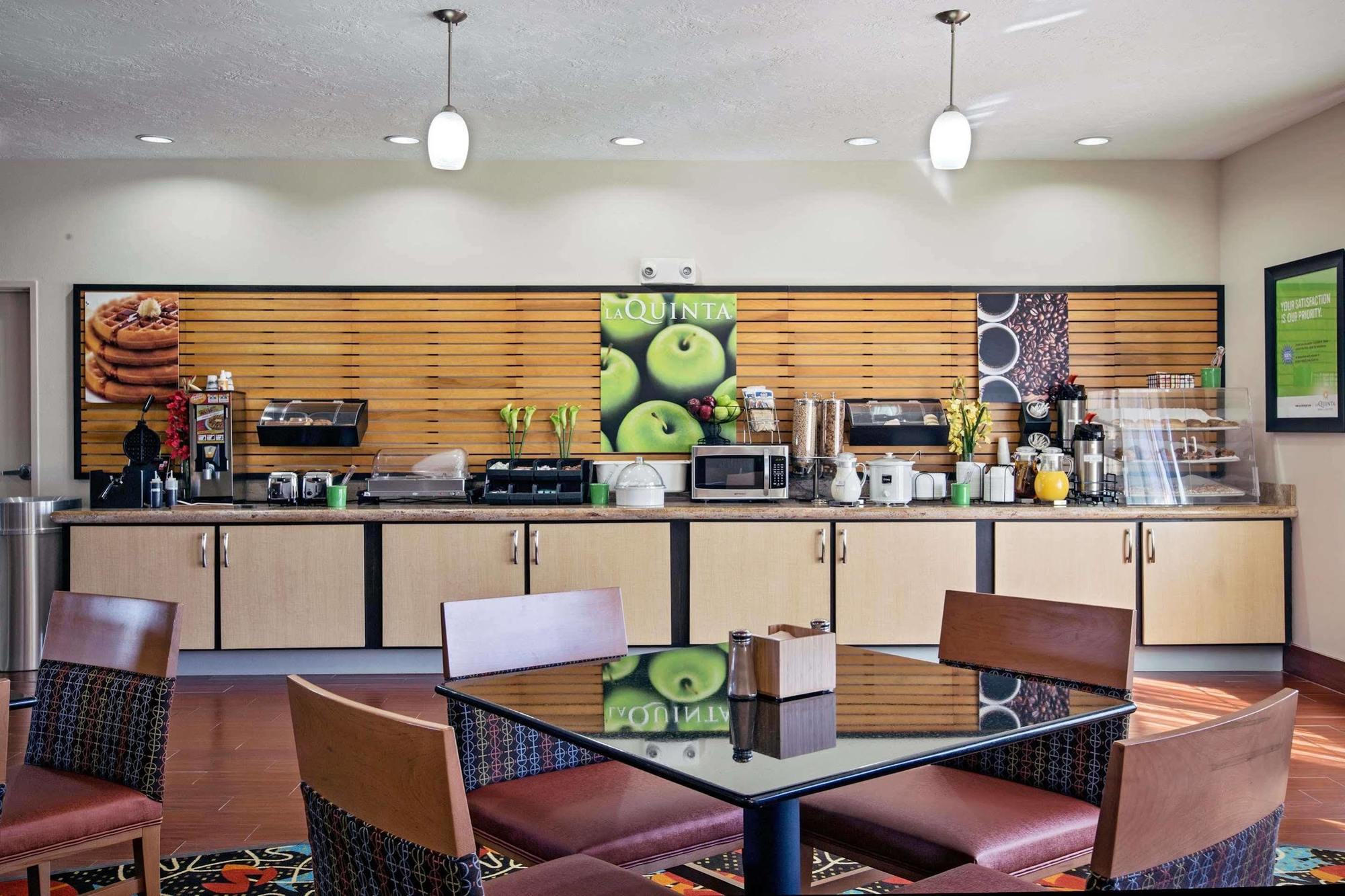 Hampton Inn By Hilton Leesville Fort Johnson Ngoại thất bức ảnh