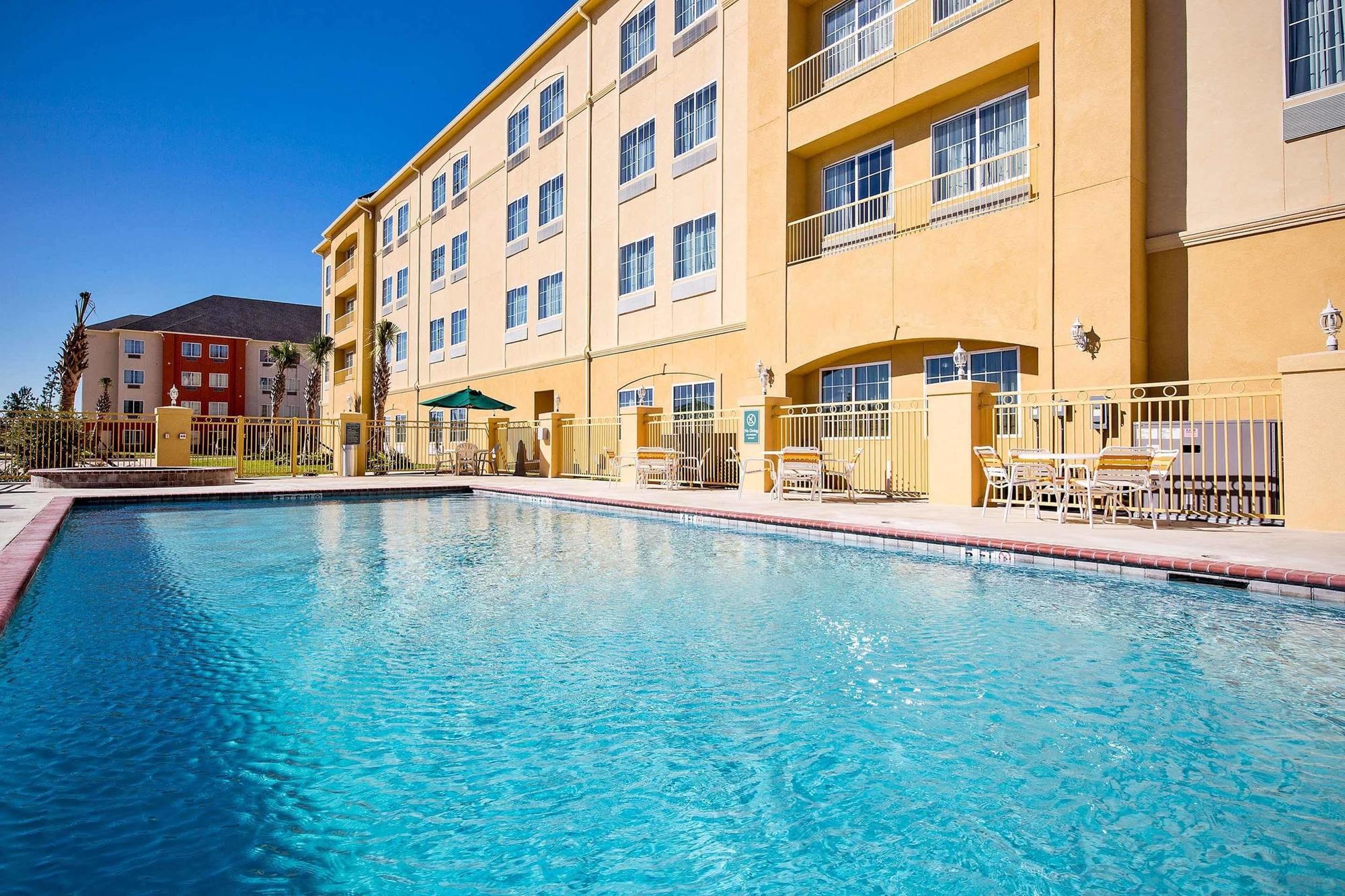 Hampton Inn By Hilton Leesville Fort Johnson Ngoại thất bức ảnh